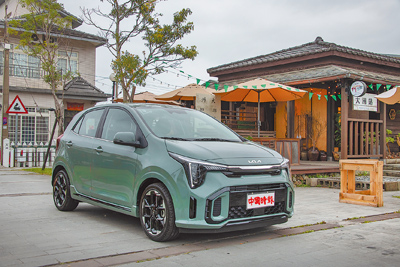 Kia Picanto售價適用最高10萬元貨物稅減免優惠,再享40萬元零利率。(陳大任攝) Kia Picanto售價適用最高10萬元貨物稅減免優惠,再享40萬元零利率。(陳大任攝)