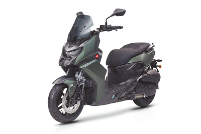 宏佳騰STR X 300有電馭綠(見圖)與閃耀白兩色選擇,15萬6800元。( 宏佳騰提供) 宏佳騰STR X 300有電馭綠(見圖)與閃耀白兩色選擇,15萬6800元。( 宏佳騰提供)