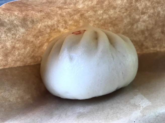 禾岳包子分量十足,外皮紮實、內餡多,吃起來飽足感很夠。(莊旻靜攝) image