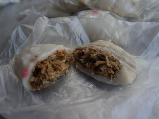 北港古早味菜包,糯米皮口感獨特。(張朝欣攝) 北港古早味菜包,糯米皮口感獨特。(張朝欣攝)
