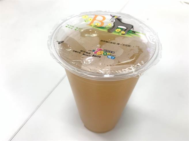 傳統的楊桃汁,換上新包裝,還是老味道。(廖志晃攝) image