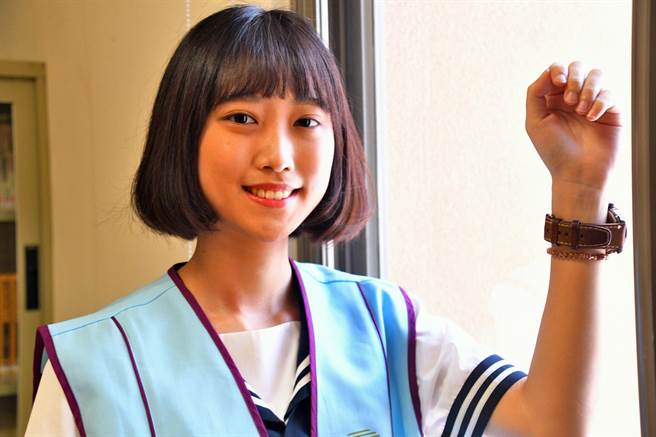 呂培郁在校品學兼優,也是熱血青年,常從事志工服務。(莊哲權攝) 呂培郁在校品學兼優,也是熱血青年,常從事志工服務。(莊哲權攝)