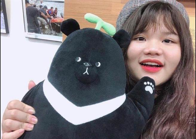 花蓮女中學生范雅寧為台越混血,五官立體清秀。(許家寧翻攝) 花蓮女中學生范雅寧為台越混血,五官立體清秀。(許家寧翻攝)