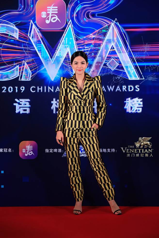 Ella27日出席在第23屆全球華語榜中榜頒獎典禮。(勁樺娛樂提供) image