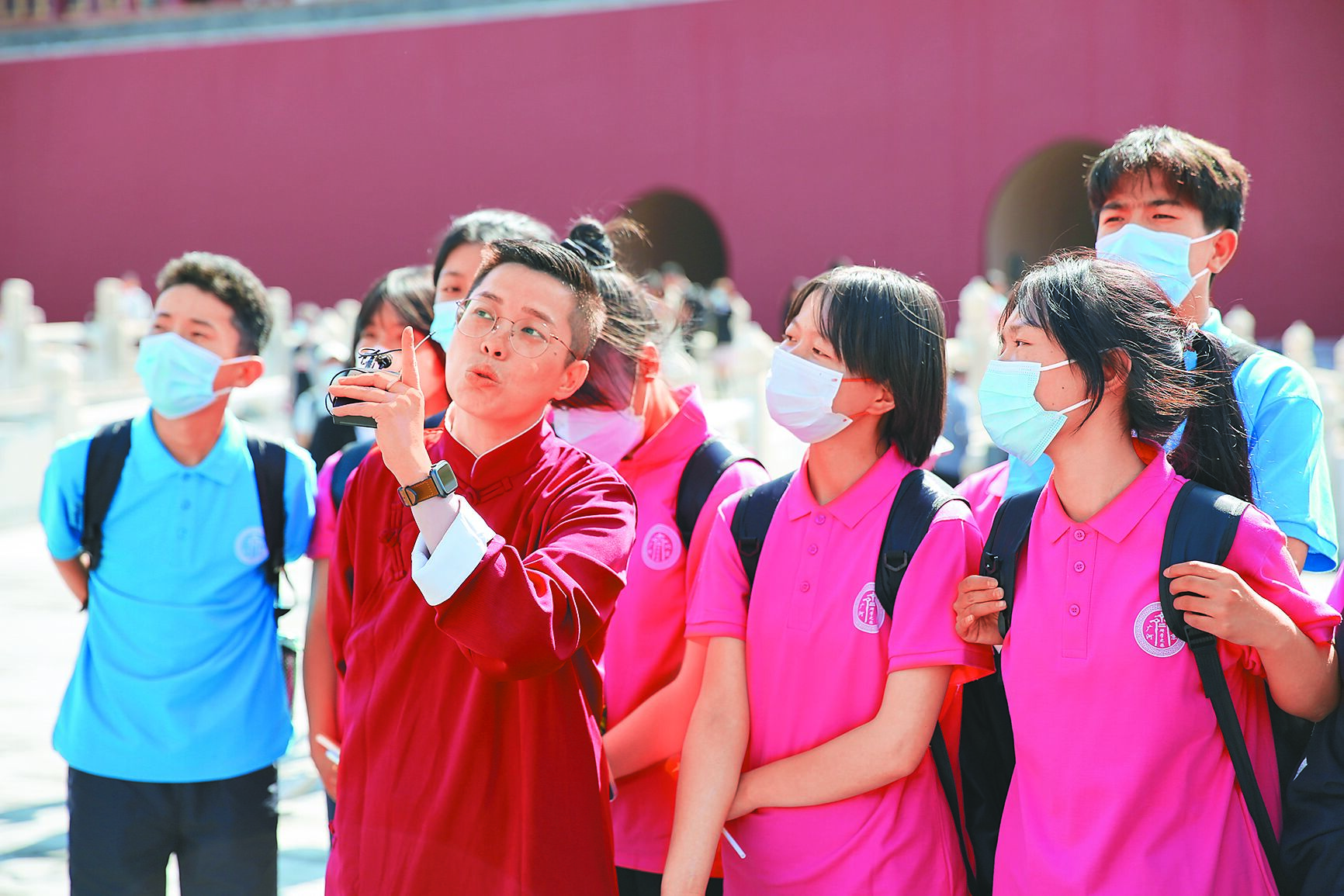 「寶島帥女生」阿嘉在疫情期間瘋狂拍攝製作短影音、累積粉絲,隨著大陸開放福建居民赴金門、馬祖旅遊,他也開始經營客製化旅遊。(阿嘉提供) image