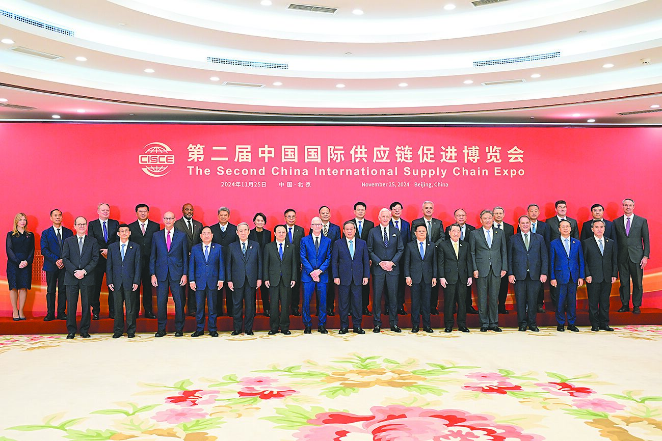大陸國務院總理李強25日在北京同第2屆鏈博會參會企業代表座談。(中新社) image