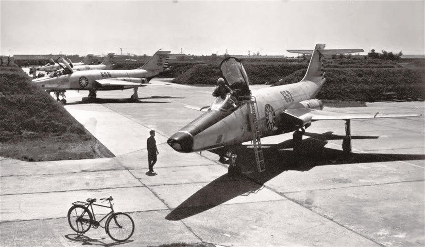 台灣空軍裝備的RF-101「巫毒(Voodoo)」戰術偵察機。(取自網路) image