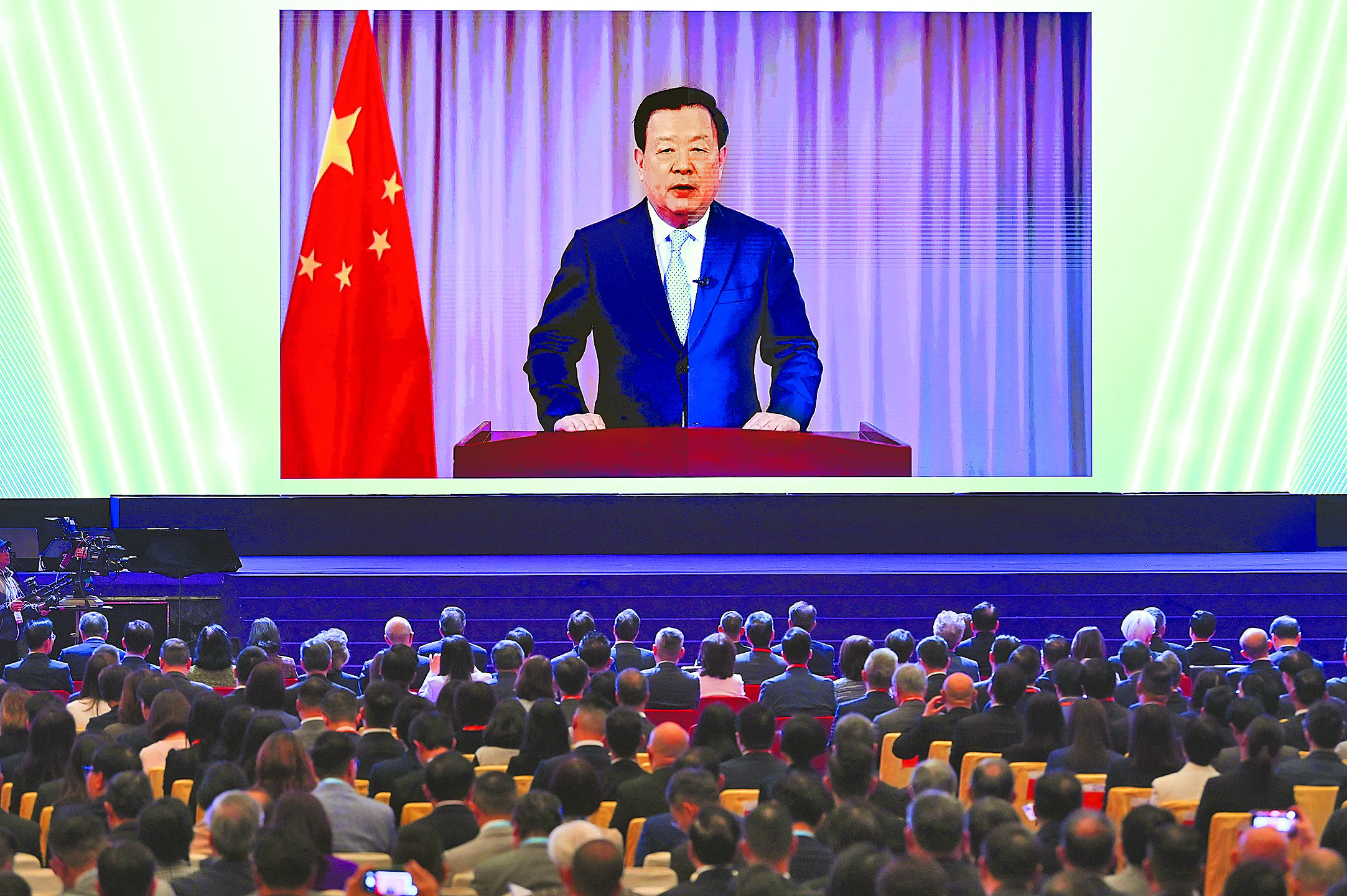 15日是大陸第十個「全民國家安全教育日」,香港特別行政區維護國家安全委員會舉辦「全民國家安全教育日」開幕典禮暨主題講座,中共中央港澳辦主任夏寶龍視訊出席並致詞。(中新社) image
