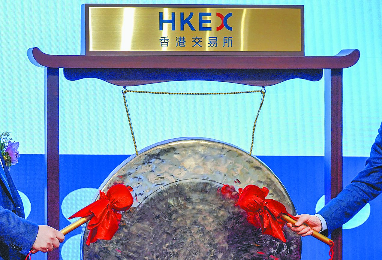 香港財政司司長陳茂波6日指出,今年上半年香港恒生指數上升20%,創下歷史最大上半年升幅,申請在港IPO的個案也快速增加。(中新社) image