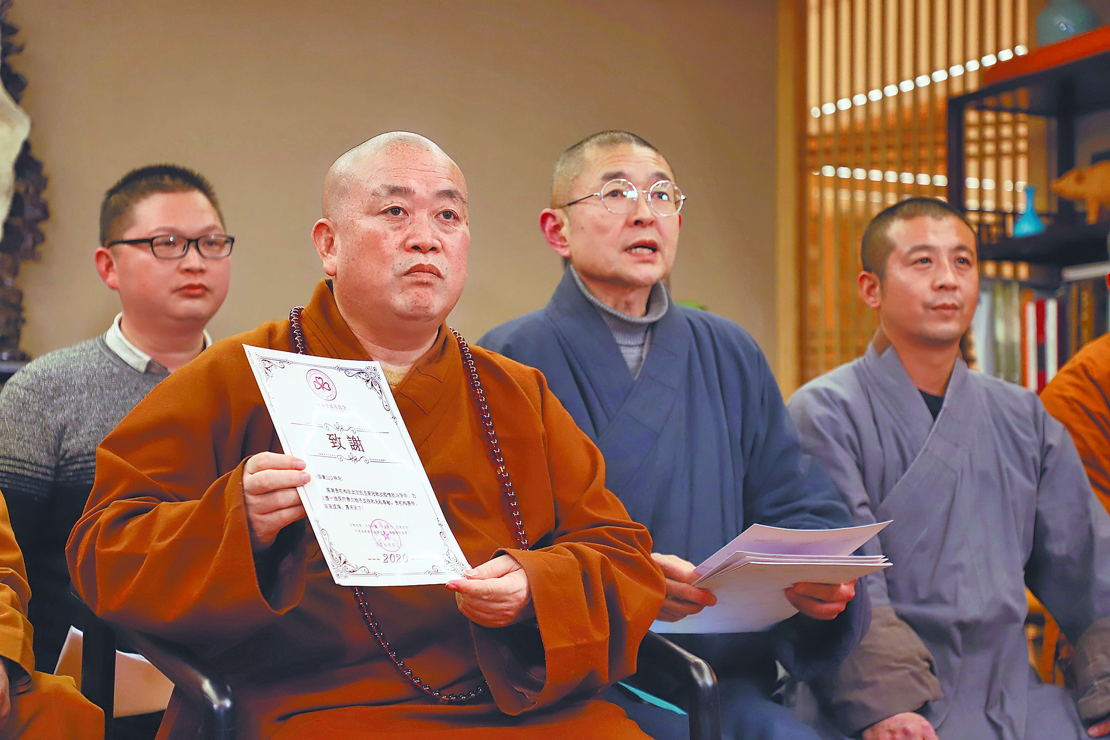 少林寺27日晚間證實,方丈釋永信涉嫌刑事犯罪,挪用侵占寺院資產,長期與多名女性保持不正當關係並育有私生子。目前正接受多部門聯合調查。(中新社) image