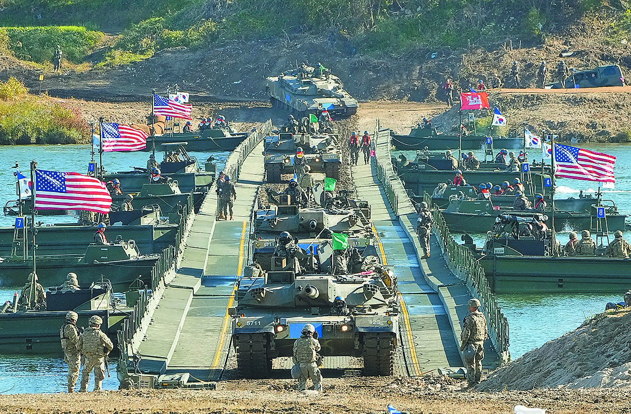 韓國媒體2日報導,韓美兩國正在磋商新的軍購方案。圖為2023年韓美聯合演習。(美聯社) image