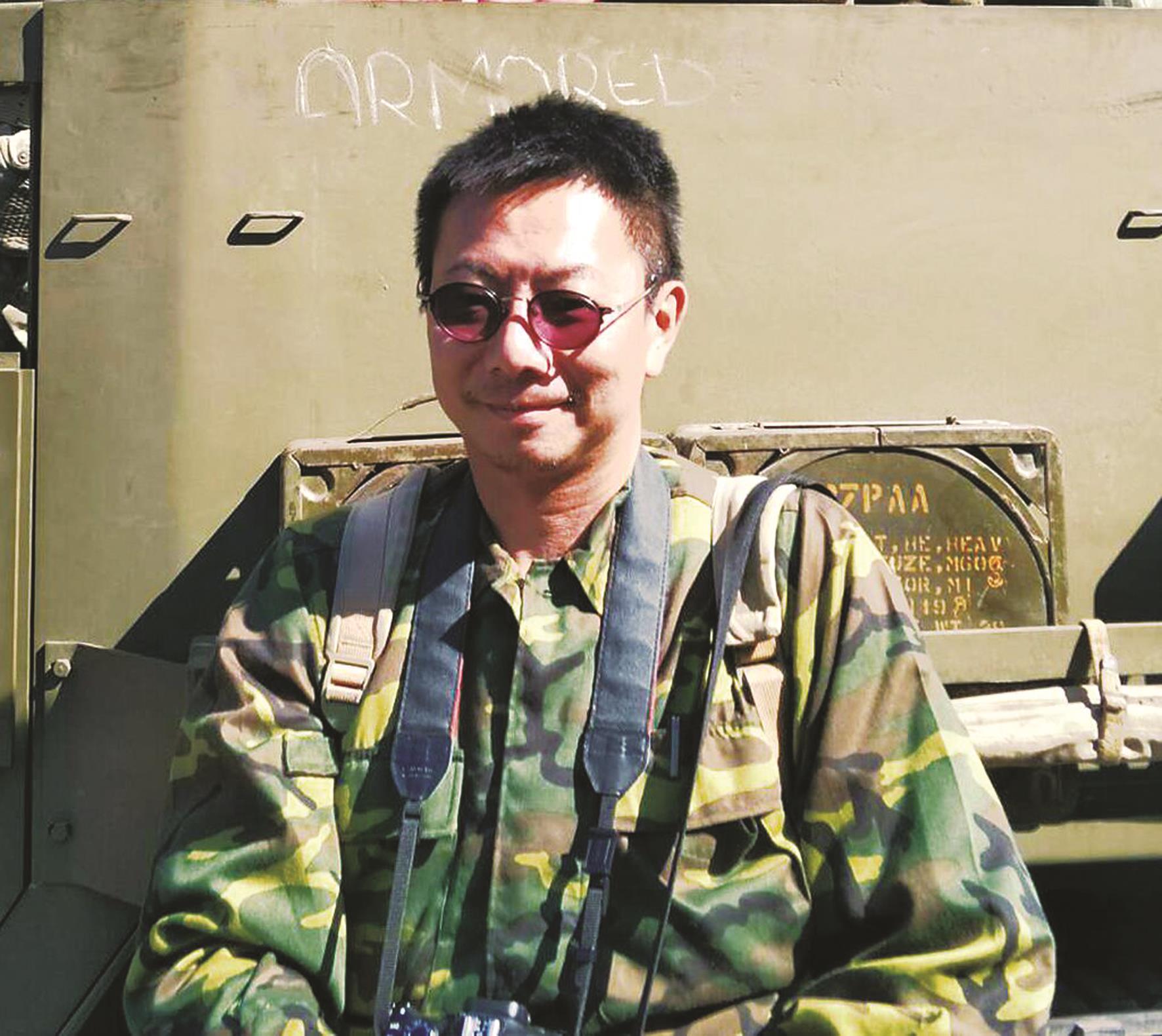 陳國銘小檔案陳國銘淡江戰研所畢業,從軍事迷過渡到軍事研究,曾三度造訪諾曼地與各地航展、軍事展,秉持你要和平就必須先了解戰爭的格言,希冀研究軍事並達成止戈為武的最高境界。 陳國銘小檔案陳國銘淡江戰研所畢業,從軍事迷過渡到軍事研究,曾三度造訪諾曼地與各地航展、軍事展,秉持你要和平就必須先了解戰爭的格言,希冀研究軍事並達成止戈為武的最高境界。