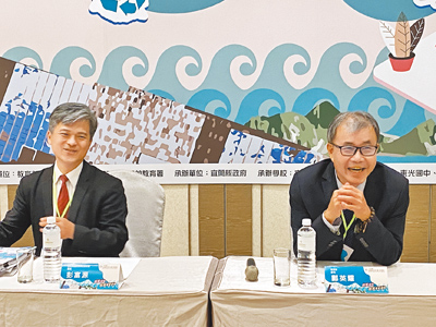 教育部長鄭英耀表示,鼓勵竹苗地區的高中職增班,以滿足當地學生的需求。(林志成攝) image