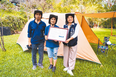 台中市政府去年輔導轄內露營場合法化,位於原住民地區非都市土地農牧用地的既有露營場「哈露米」首核發設置登記,讓業者民眾都安心。(台中市政府提供/張妍溱台中傳真) image