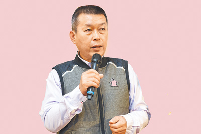 新竹縣峨眉鄉長王增忠在「峨眉鄉LED路燈案」涉嫌收賄貪汙,新竹地院判處有期徒刑12年,依法將停職。(羅浚濱攝) image