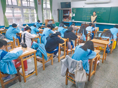桃園市國中小學區會議中共提報14案,其中八德區學區變動最大,因仁德國小將於今年開始招收部分學生,需調整八德國小學區。(桃園市教育局提供/姜霏桃園傳真) image