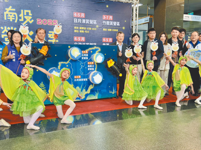 南投縣政府推低碳永續觀光,螢火蟲是生態環境指標,26日舉行南投螢火蟲季宣傳記者會。(楊靜茹攝) image