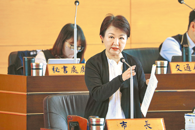 因應美國關稅,中央提出880億紓困計畫,台中市長盧秀燕15日在議會認為台中應該拿最多。(陳淑娥攝) image