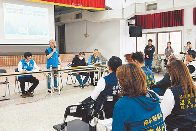 苗栗縣政府日前舉辦竹南頭份整體開發範圍二、五市地重劃工程新建公園設計暨行人友善區說明會,介紹文中1、公2、公兒15及文高2等4座新公園規畫,廣納在地意見盼打造兼具實用與友善的公共空間。(苗栗縣政府提供/呂麗甄苗栗傳真) image