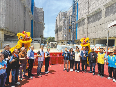 高市府15日於大寮社會住宅第1期新建工程舉行上梁典禮,總計提供384戶。(高市府水利局提供/柯宗緯高雄傳真) image