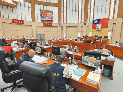 金門縣金城國中命題不當風波持續延燒,也成14日金門縣議會質詢焦點。(于家麒攝) image
