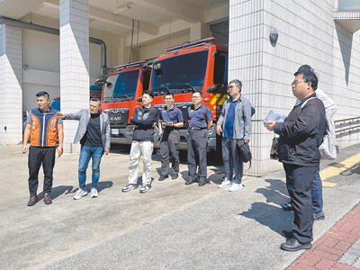 台中市大里十九甲地區甲堤南路與立元路一帶,上下班時段易壅塞,未來台74線新匝道通車後,恐更加壅塞,十九甲消防分隊15日與相關單位會勘研議消防救災優化措施。(潘虹恩攝) image