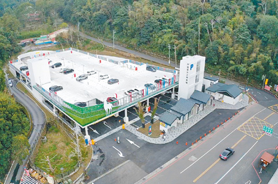 日月潭伊達邵立體停車場因2樓漏水,目前持續整建中,日管處24日指出,停車場2樓104格戶外停車格,端午節連假期間暫不對外開放。(日管處提供/李京昇南投傳真) image