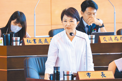 針對一般性地方補助款爭議,台中市長盧秀燕10日建議行政院先撥付台中原有的32億元後,再提追加預算案,然後再撥給台中30多億元。(陳淑娥攝) image