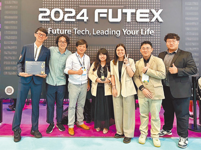 成大、嘉大研究成果獲2024年國科會未來科技獎。圖為成大食安所副教授徐瑋萱(右四),嘉大園藝系助理教授李保宏(左三)與學生合影。(成大提供/程炳璋台南傳真) image