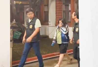 台中市豐原區王姓一家5口命案關鍵人李姓女團購主(左二)6日交保後,又爆出多起爭議事件,14日遭檢方拘提到案。(本報資料照片) image