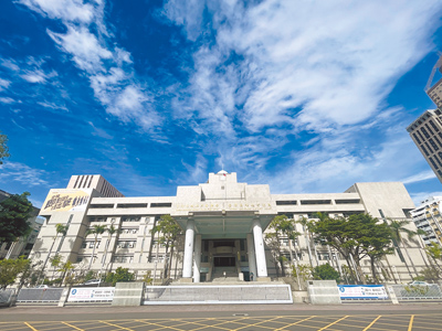 中油公司油銷部高雄營業處鄭姓組長,為了一台軟水機,對廠商大開方便之門,不但讓廠商得標還更改標約條件,事後還繼續向廠商收受賄絡,遭高雄地院判處有期徒刑2年、褫奪公權2年,並宣告緩刑5年,須向公庫支付40萬元。(本報資料照片) image