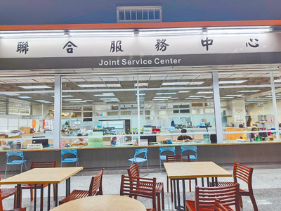 嘉義市商家及市場攤位生財器具因災受損,每家援助1萬元,25日起在市府1樓聯合服務中心開設窗口受理申請。(廖素慧攝) image
