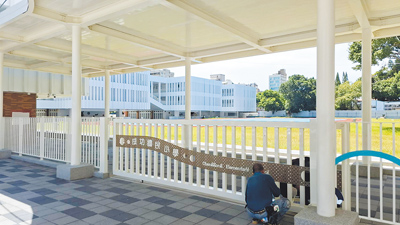 台南市中西區成功國小校舍重建已完成,卻有消防安檢問題待驗,無法兌現暑假後返校開學承諾。(程炳璋攝) image