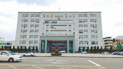 苗縣府因應中央修訂組織準則,獲准增加2個處、37名員額,並在4日會議中,新增長期照顧處與研考資訊處,調整部分局處業務。(呂麗甄攝) image