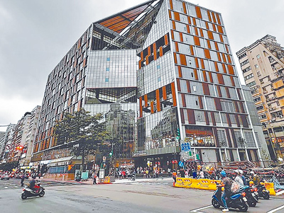 台北市舊南門市場大樓已拆除重建為新大樓,除原市場外還有政府機關進駐辦公。(本報資料照片) image