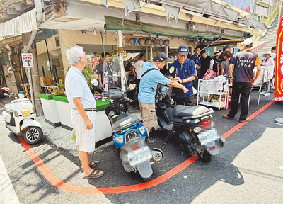 嘉義縣政府規畫在大林鎮中正路路口處畫設標線型人行道,引發商家反彈,擔心影響生意,要求提配套措施。(呂妍庭攝) image