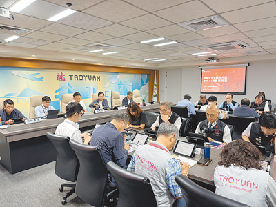 桃園市政會議17日討論「桃園市火安韌性升級」專題,去年率全國之先首創「高風險場所納管」制度,工廠及倉儲火災年減25%,今年有望創下近10年新低。(蔡依珍攝) image