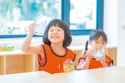 「桃園版生生有鮮乳」政策將於2026年2月23日上路。(桃園市政府提供/蔡依珍桃園傳真) image