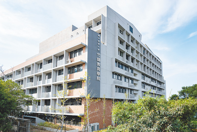 清華大學竹師教育學院大樓21日正式啟用,近2000名師生自南大校區遷入光復校區,結束合校9年來分散兩地的教學與辦公。(清大提供/王惠慧新竹傳真) image