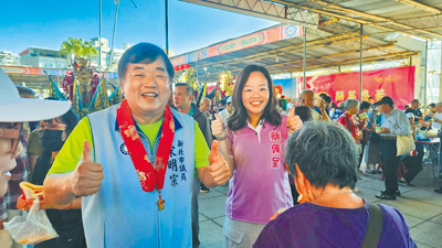 不競選連任的市議員宋明宗(左),由服務處主任、女兒蔡佩呈(右)接手參選,強調會秉持初衷,像父親般深根基層服務。(蔡佩呈提供/吳嘉億新北傳真) 不競選連任的市議員宋明宗(左),由服務處主任、女兒蔡佩呈(右)接手參選,強調會秉持初衷,像父親般深根基層服務。(蔡佩呈提供/吳嘉億新北傳真)