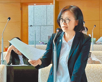 國民黨台中市老將朱暖英深耕地方,本屆以1萬7512第一高票當選。(朱暖英提供/陳淑娥台中傳真) 國民黨台中市老將朱暖英深耕地方,本屆以1萬7512第一高票當選。(朱暖英提供/陳淑娥台中傳真)