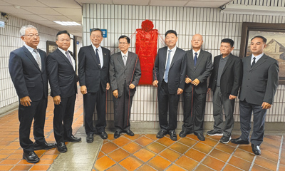 台中地檢署結合檢、警、調、廉、移五大系統,舉行「查察妨害選舉執行小組」揭牌儀式。(台中地檢署提供/林冠丞台中傳真) 台中地檢署結合檢、警、調、廉、移五大系統,舉行「查察妨害選舉執行小組」揭牌儀式。(台中地檢署提供/林冠丞台中傳真)